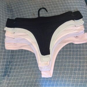 LAYER 8 thongs med